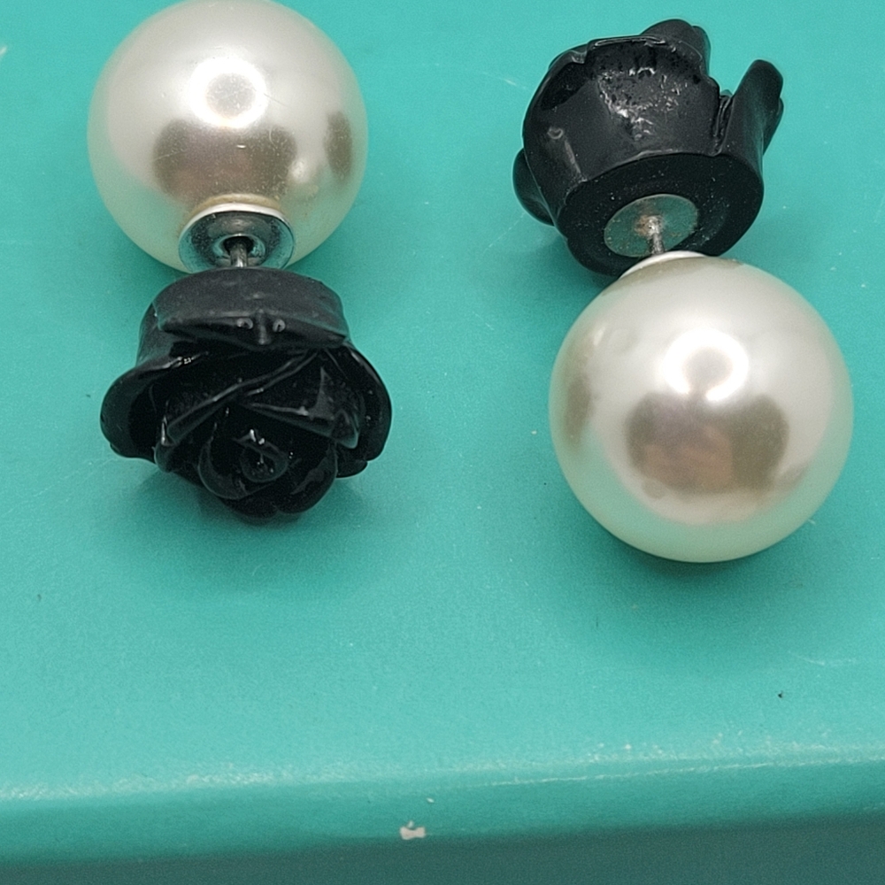 Double Earrings Reversible - image 1